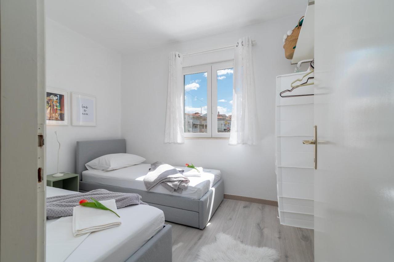 Apartment Radic-Perfect Location For Summer Activities Trogir Exterior foto